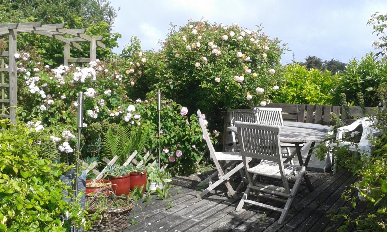 Giverny Cottage Saint Coulomb Bagian luar foto